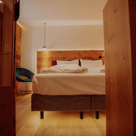 Altstadtmittehotel Sonne دينكلسبهل المظهر الخارجي الصورة