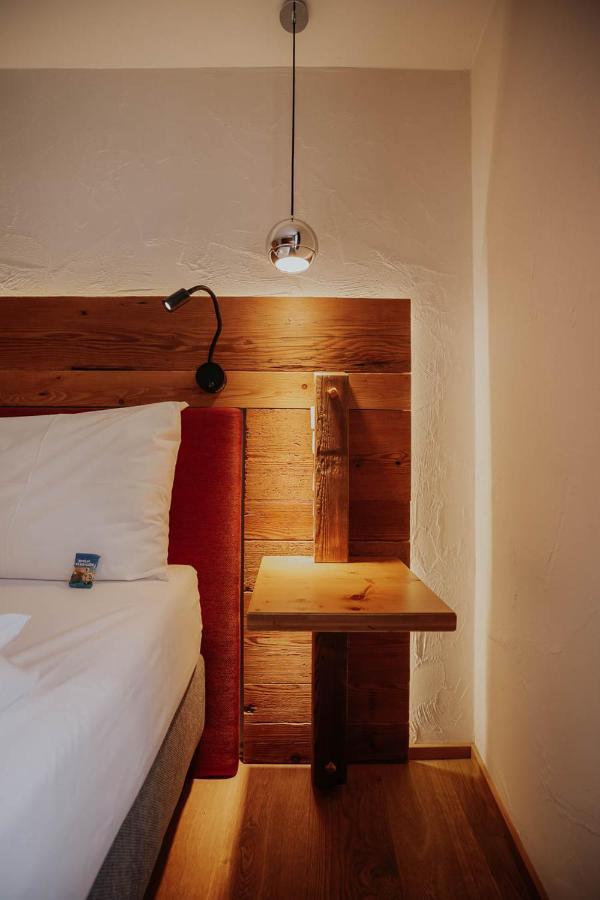 Altstadtmittehotel Sonne دينكلسبهل المظهر الخارجي الصورة
