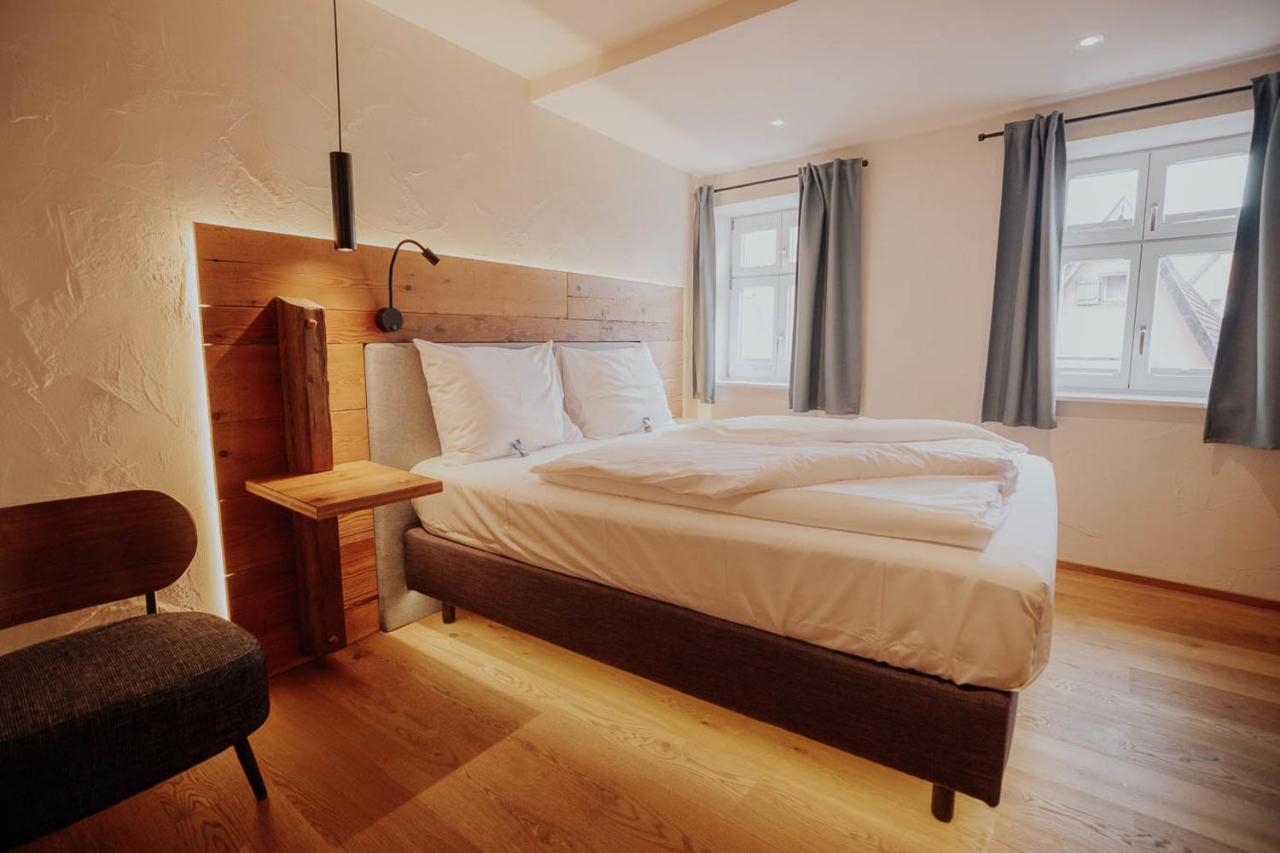 Altstadtmittehotel Sonne دينكلسبهل المظهر الخارجي الصورة