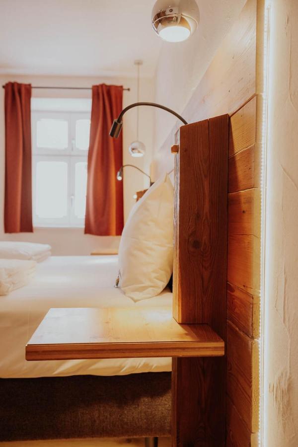 Altstadtmittehotel Sonne دينكلسبهل المظهر الخارجي الصورة