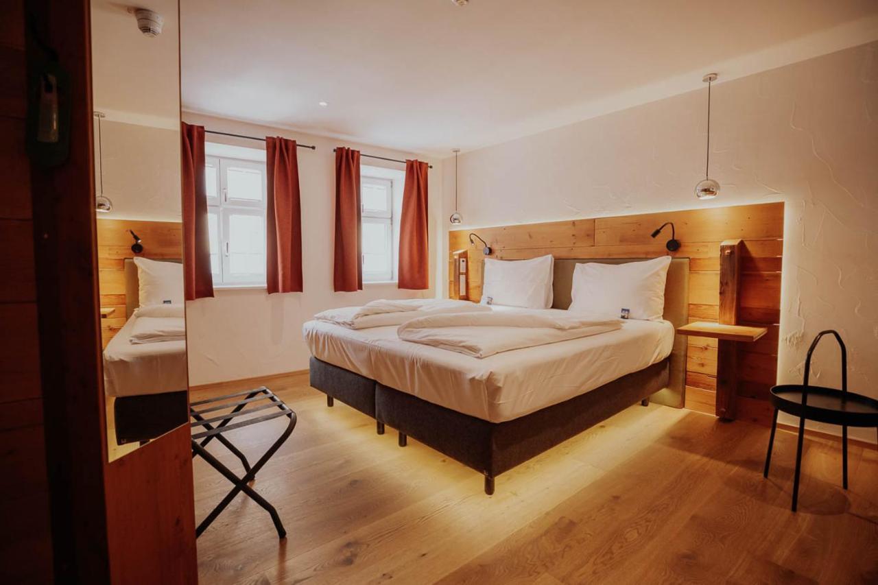 Altstadtmittehotel Sonne دينكلسبهل المظهر الخارجي الصورة